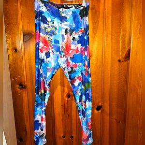 Bombsheller Watercolor Pattern Leggings